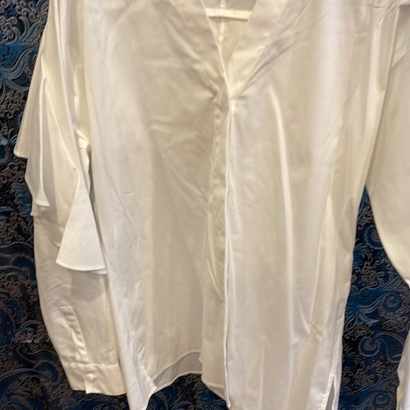 Crisp white top by Worth, Open to offers. - Picture 2 of 10